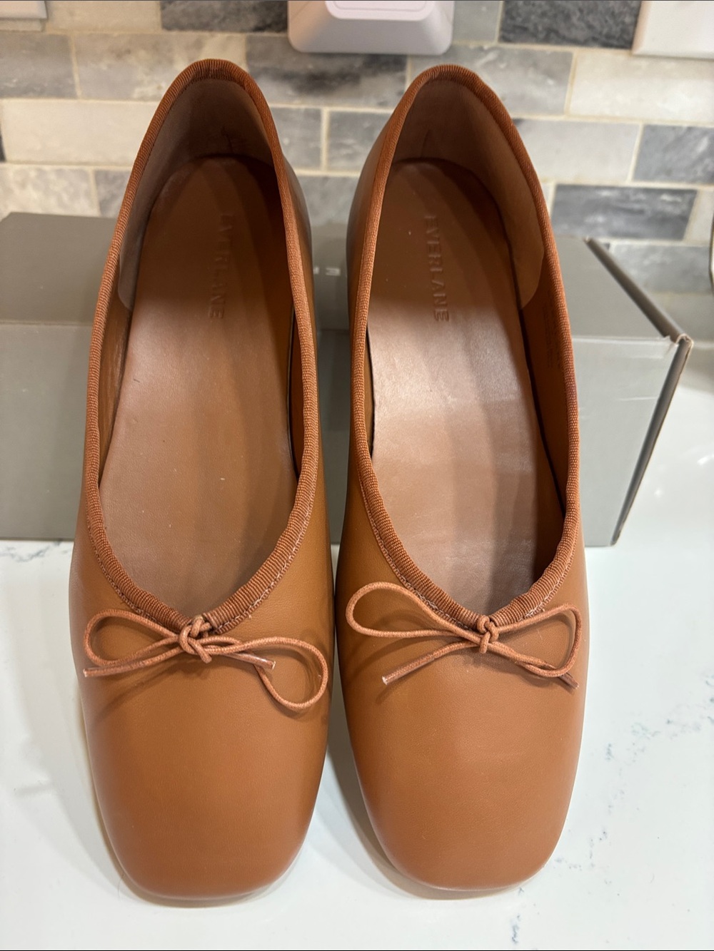 Everlane Classic Women's Ballet Flats in Almond - NWB